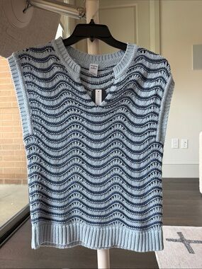 NWT Melrose and Market Light Blue and Navy Wave-Knit Sleeveless Sweater Vest